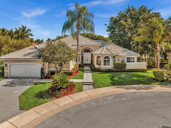 2756 Meadowood Dr, Weston, FL 33332