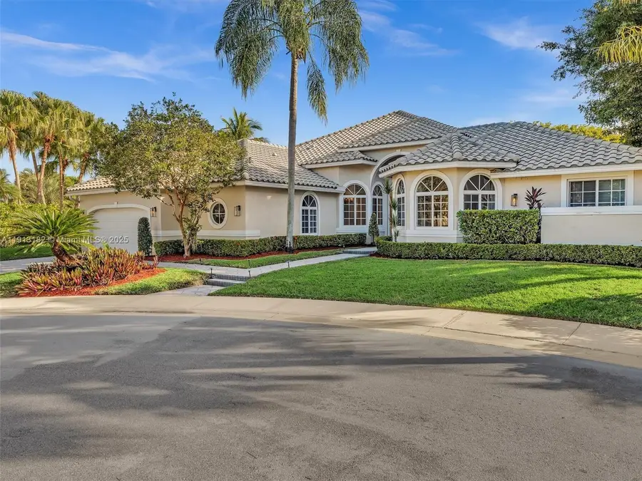 2756 Meadowood Dr, Weston, FL 33332 - Image #3