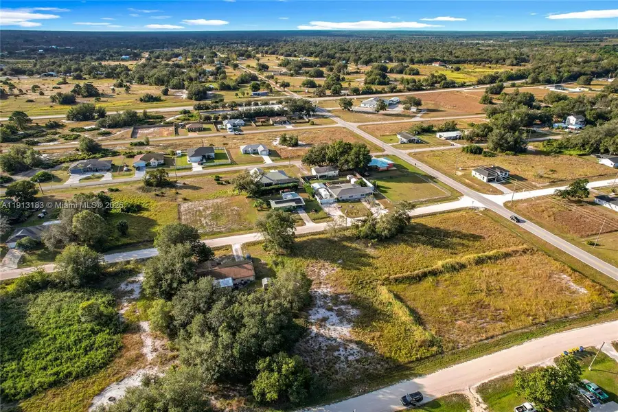 2645 W Perry Rd, Avon Park, FL 33825 - Image #2
