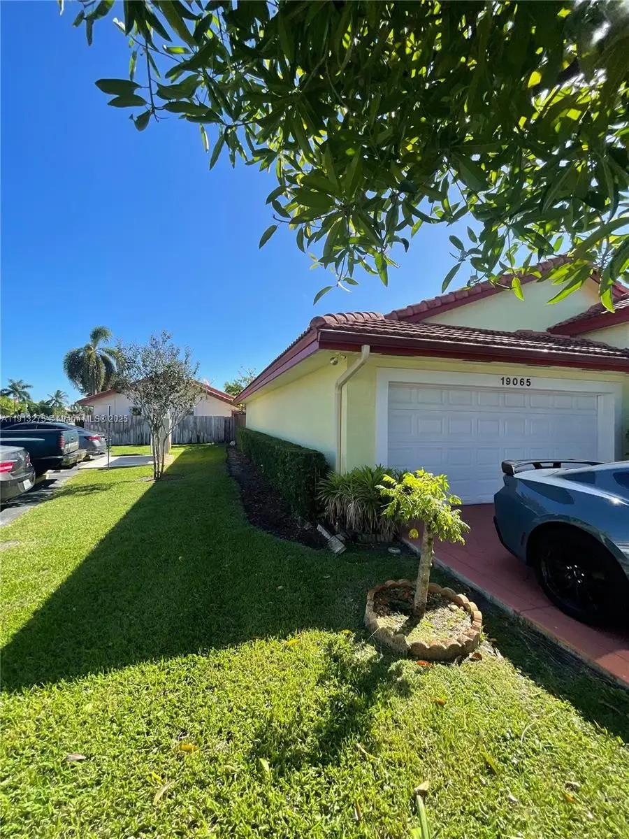 19065 NW 85th Ct, Hialeah, FL 33015 - Image #3