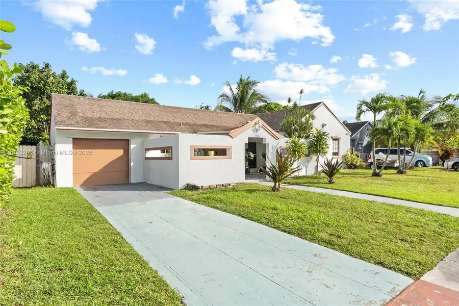 12535 SW 219th St, Miami, FL 33170 - Image #2