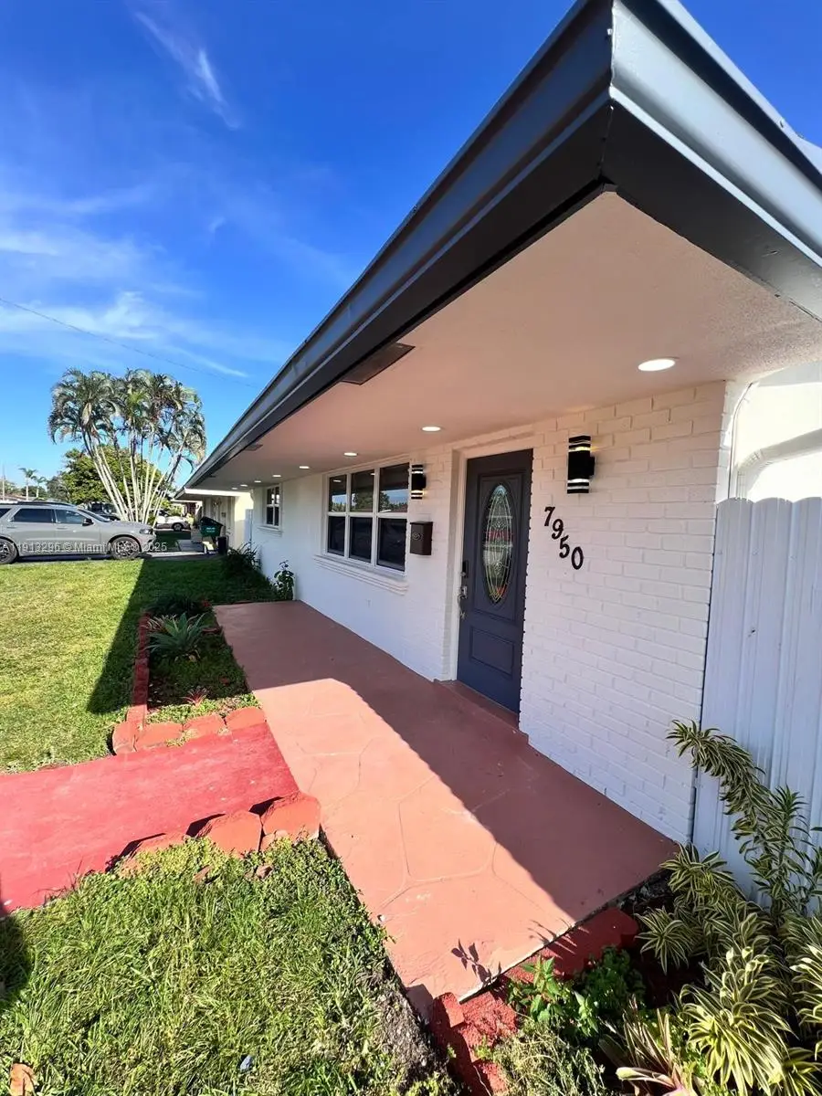 7950 NW 10th St, Pembroke Pines, FL 33024 - Image #2