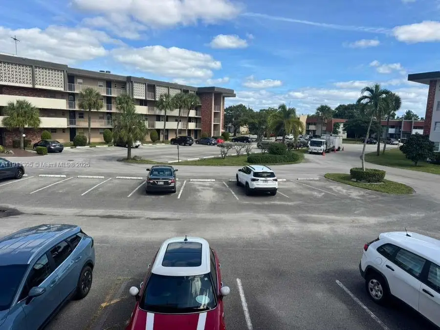 3001 NW 46th Ave #207, Lauderdale Lakes, FL 33313 - Image #2