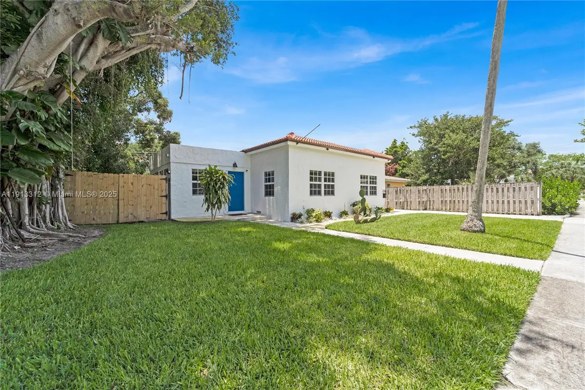 436 Evergreen Dr, Lake Park, FL 33403 - Image #1