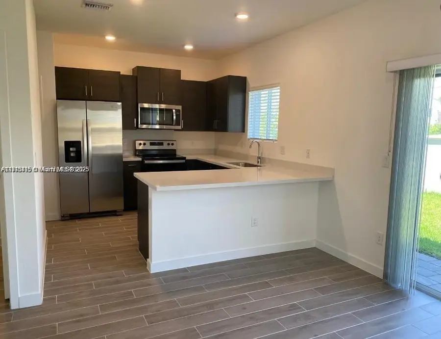 871 SE 16 Ct, Homestead, FL 33034 - Image #3