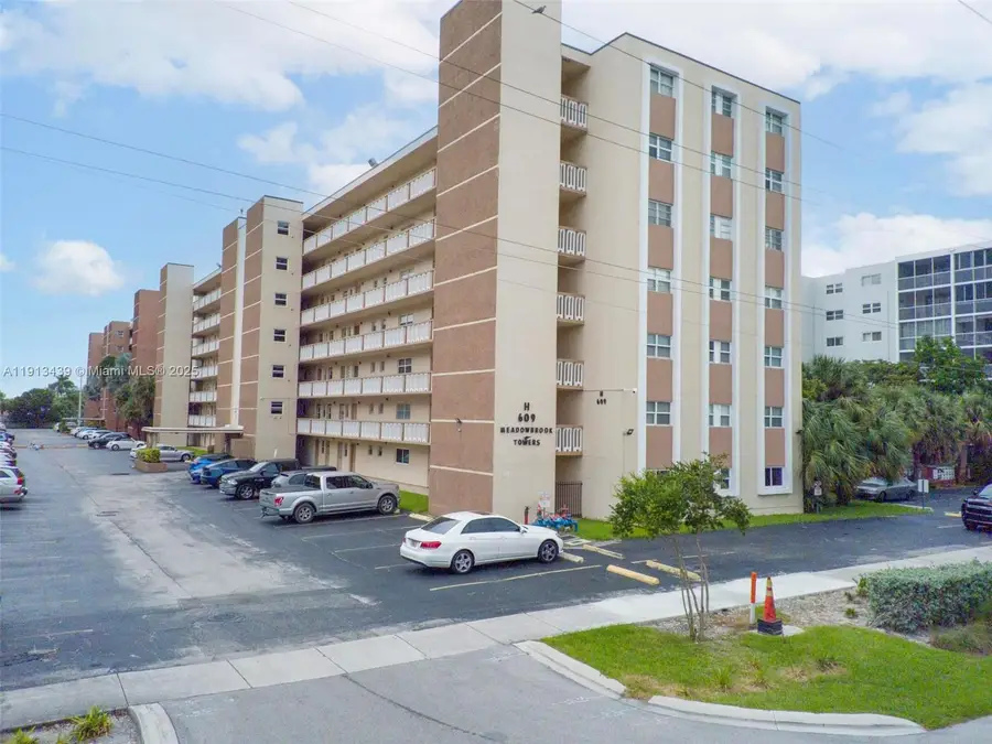 609 NE 14th Ave #603, Hallandale Beach, FL 33009 - Image #2