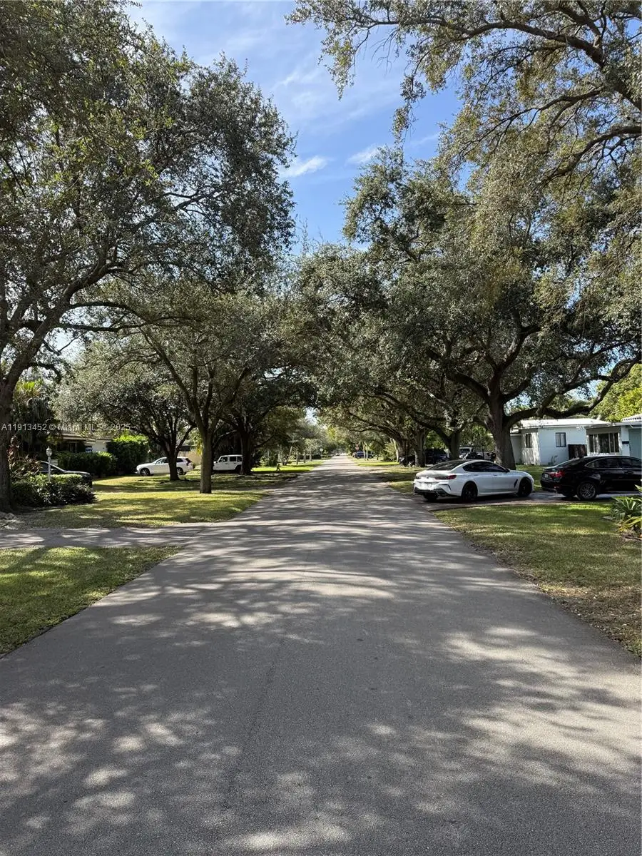 511 Oriole Ave, Miami Springs, FL 33166 - Image #2