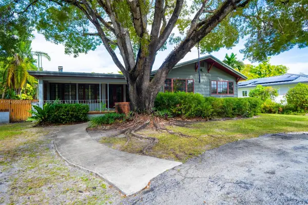 6551 SW 75th Ter, South Miami, FL 33143