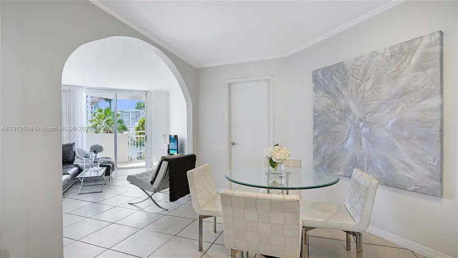 1621 Bay Rd #606, Miami Beach, FL 33139 - Image #2