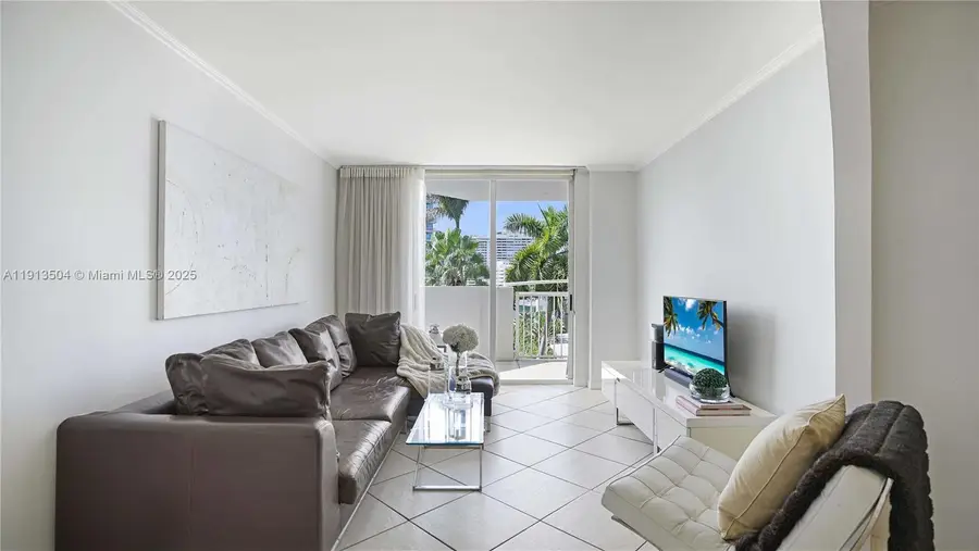 1621 Bay Rd #606, Miami Beach, FL 33139 - Image #3