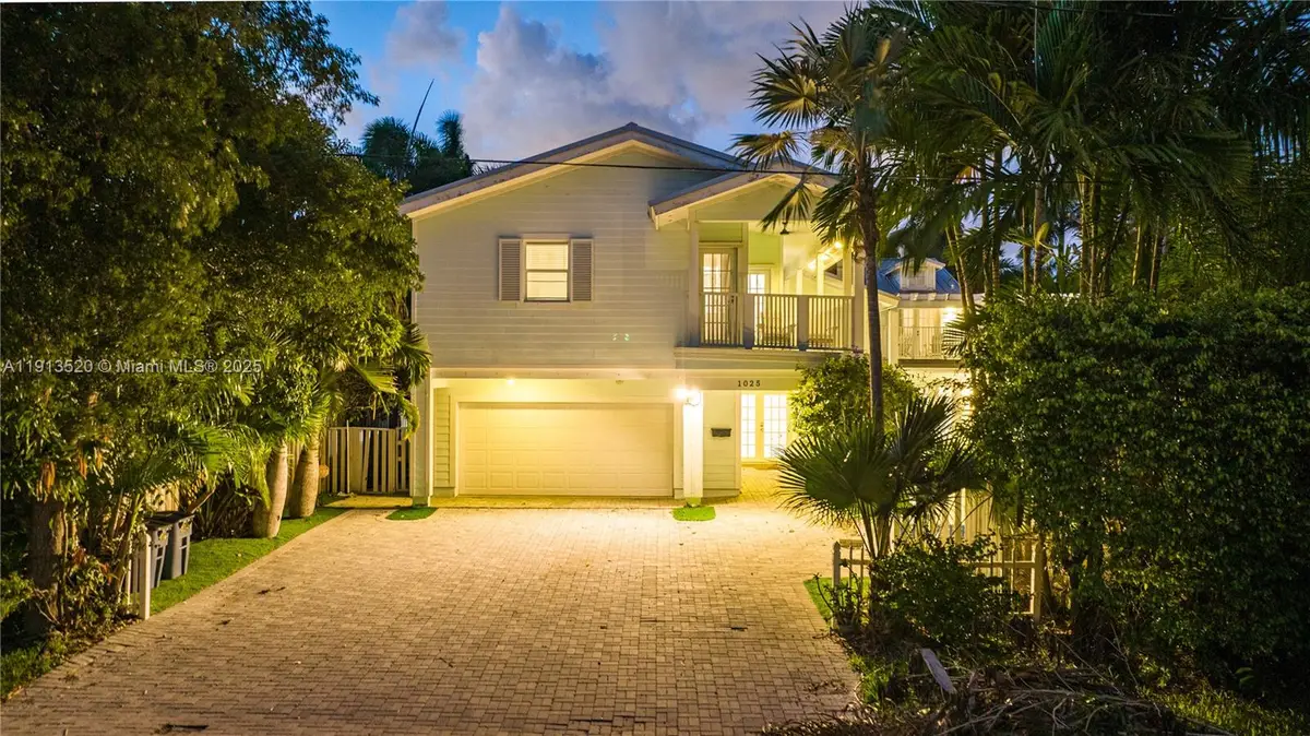 1025 N Southlake Dr, Hollywood, FL 33019 - Image #1