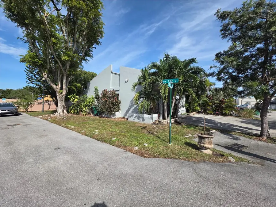 13915 SW 56th Ln, Miami, FL 33183 - Image #2