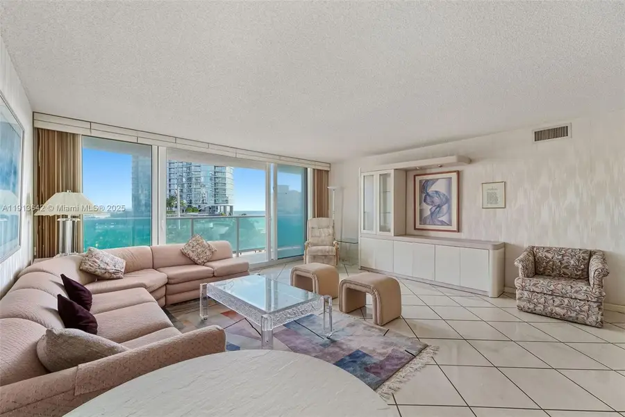 100 Bayview Dr #615, Sunny Isles Beach, FL 33160 - Image #3