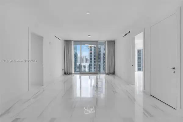 300 Biscayne Boulevard Way #3009W, Miami, FL 33131