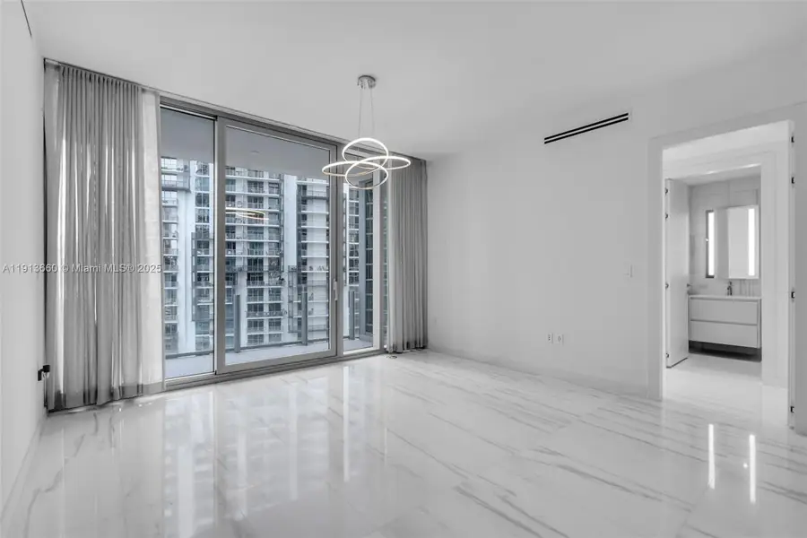 300 Biscayne Boulevard Way #3009W, Miami, FL 33131 - Image #2