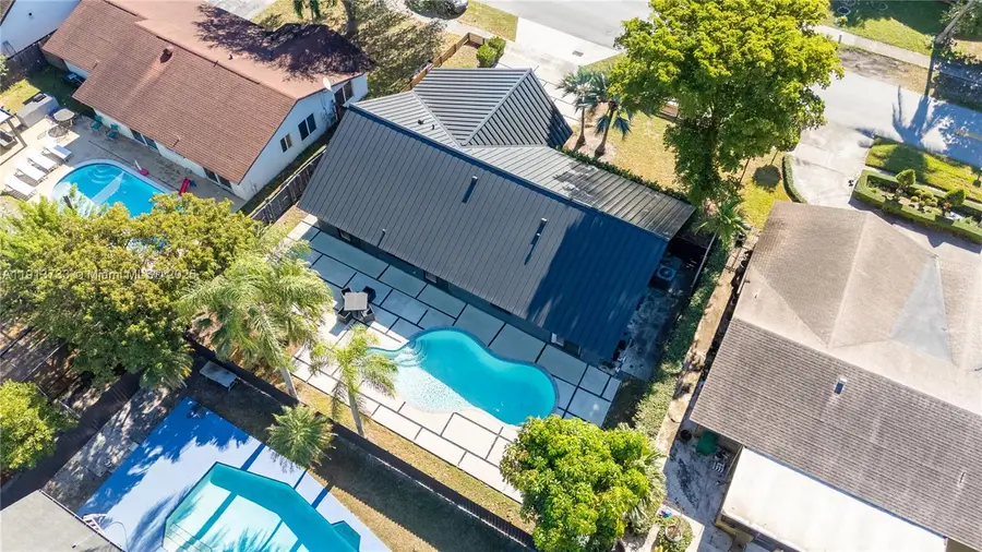 841 NE 205th St, Miami, FL 33179 - Image #3