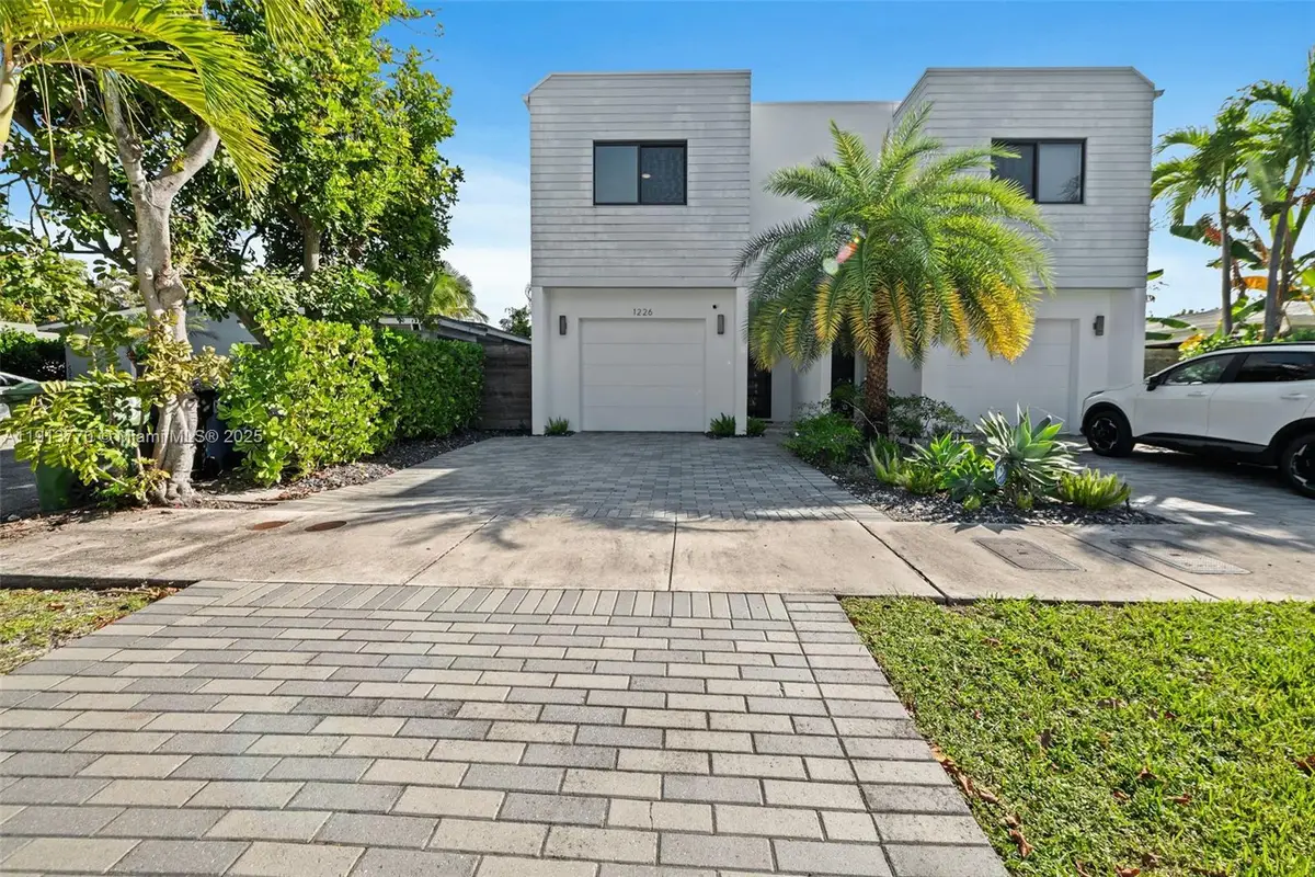 1226 NE 11th Ave, Fort Lauderdale, FL 33304 - Image #1
