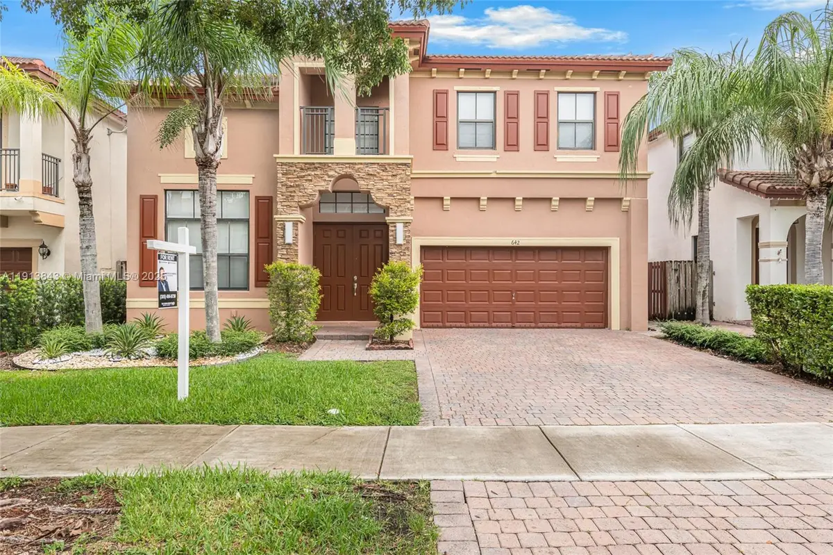 642 SE 37th Pl, Homestead, FL 33033 - Image #1