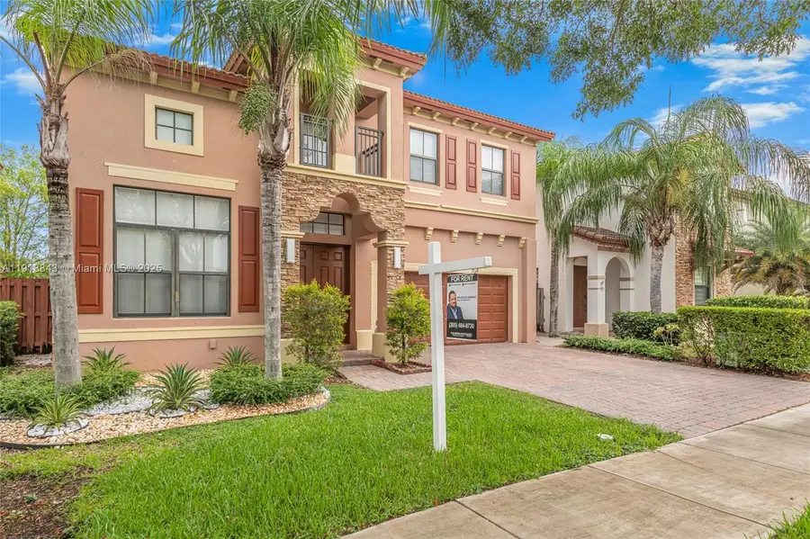 642 SE 37th Pl, Homestead, FL 33033 - Image #2