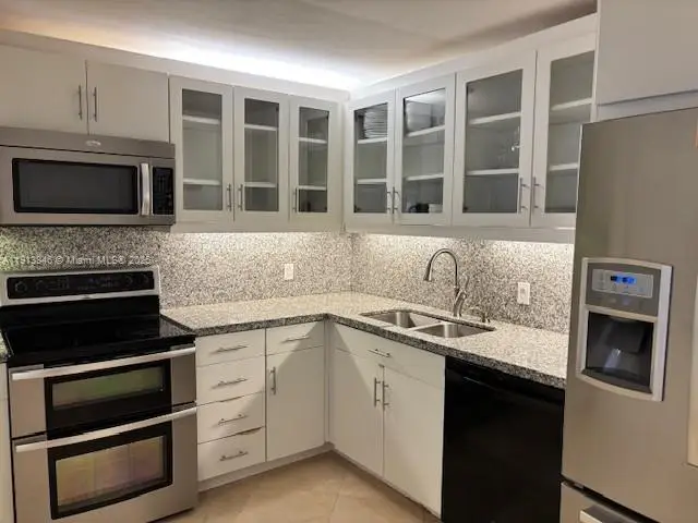 2 Grove Isle Dr #B1505, Miami, FL 33133 - Image #3