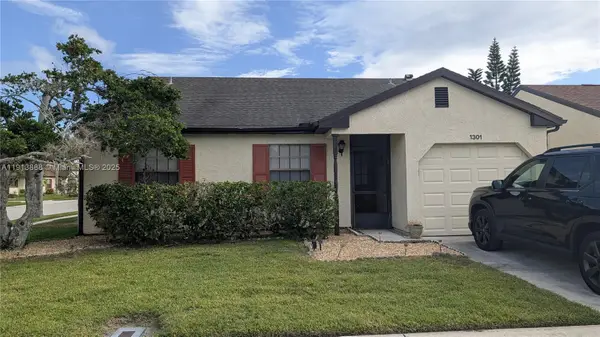 1301 SE Carrington Ct, Port St Lucie, FL 34952