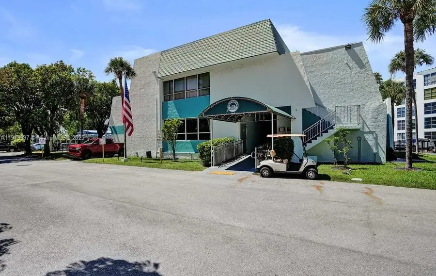 17560 Atlantic Blvd #116, Sunny Isles Beach, FL 33160 - Image #3