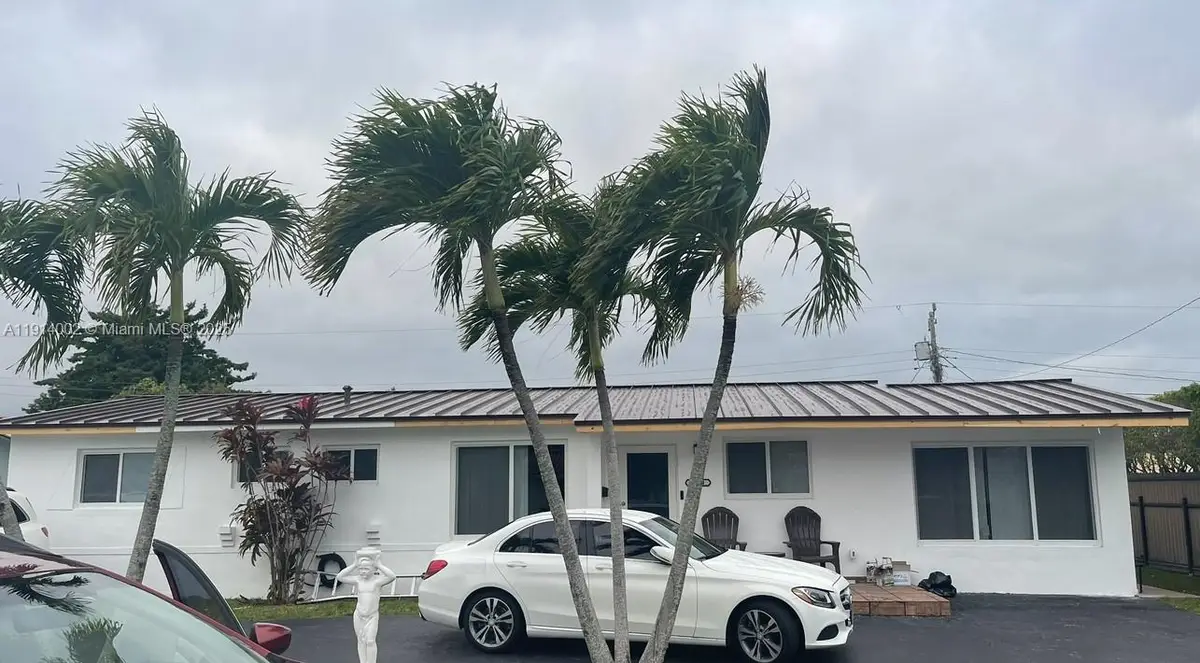 2914 SW 92nd Ct, Miami, FL 33165 - Image #1