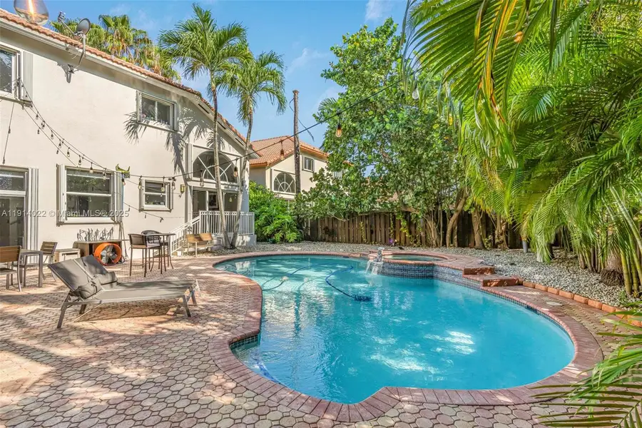 5805 NW 108th Pl, Doral, FL 33178 - Image #2