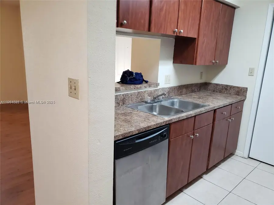 949 Riverside Dr #427, Coral Springs, FL 33071 - Image #3