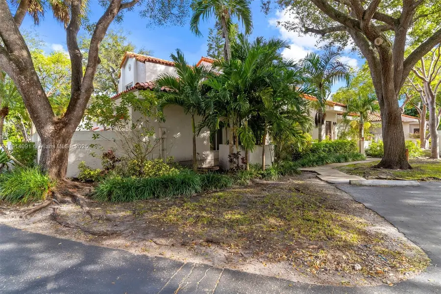 10930 SW 75th St, Miami, FL 33173 - Image #2