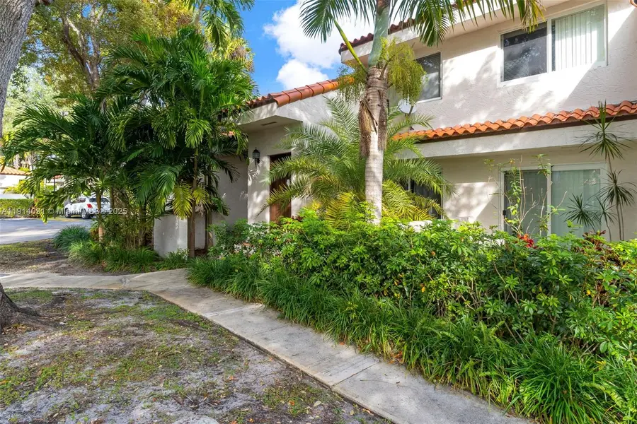 10930 SW 75th St, Miami, FL 33173 - Image #3