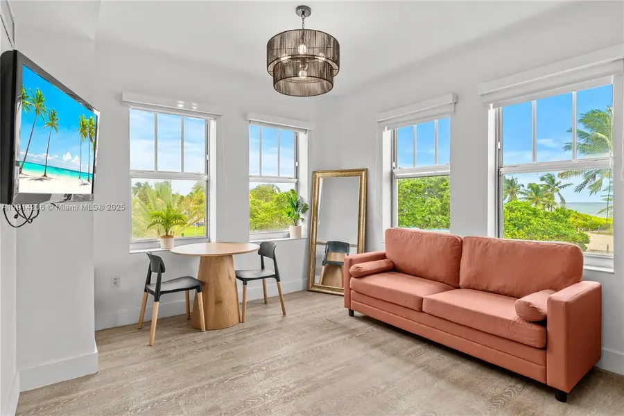 1060 Ocean Dr #D302, Miami Beach, FL 33139 - Image #2