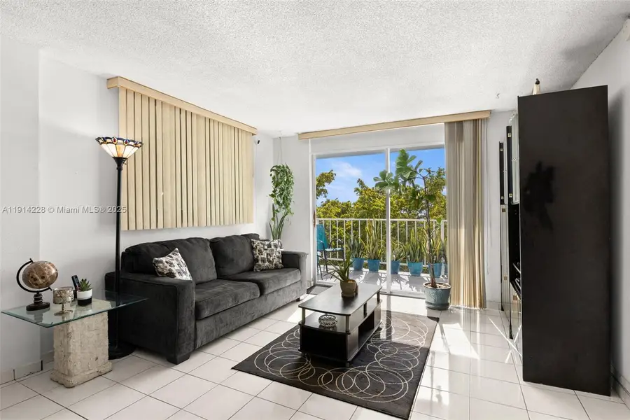 6900 Bay Dr #5C, Miami Beach, FL 33141 - Image #3