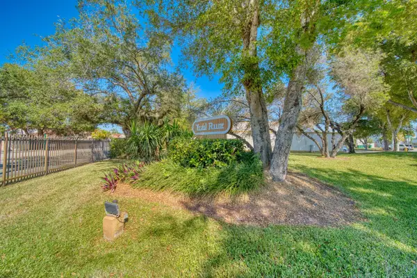 1207 SW 131st Place Cir W, Miami, FL 33184