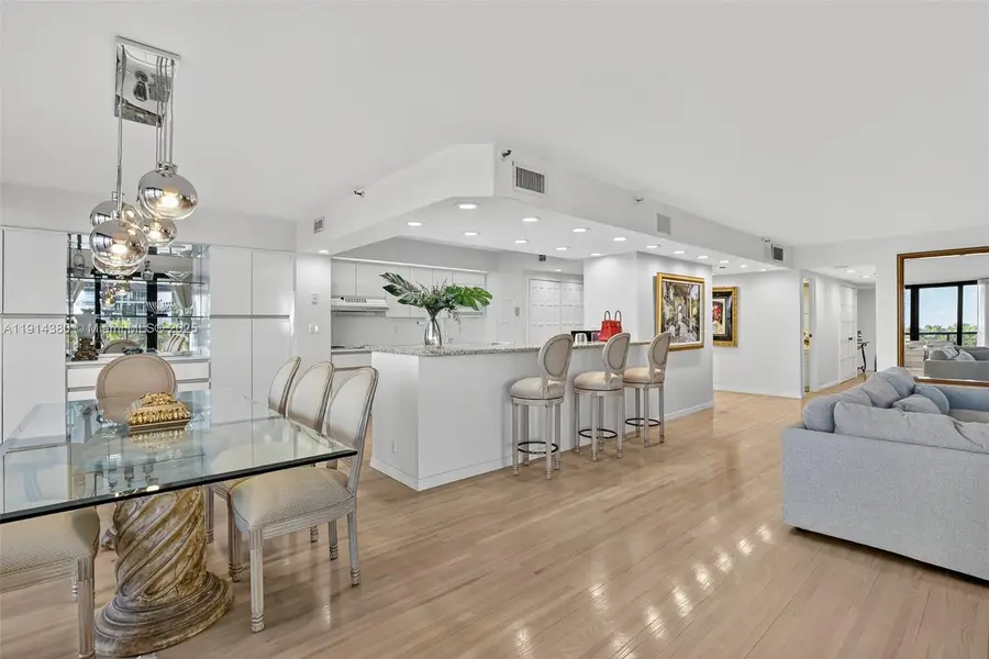 19667 Turnberry Way #5J, Aventura, FL 33180 - Image #2