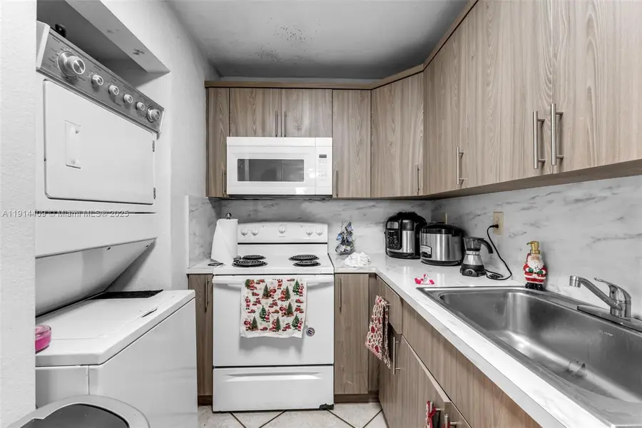 10000 NW 80th Ct #2226, Hialeah Gardens, FL 33016 - Image #3