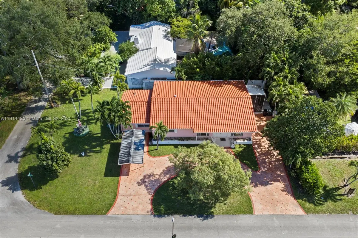 700 NE 118th St, Biscayne Park, FL 33161 - Image #1