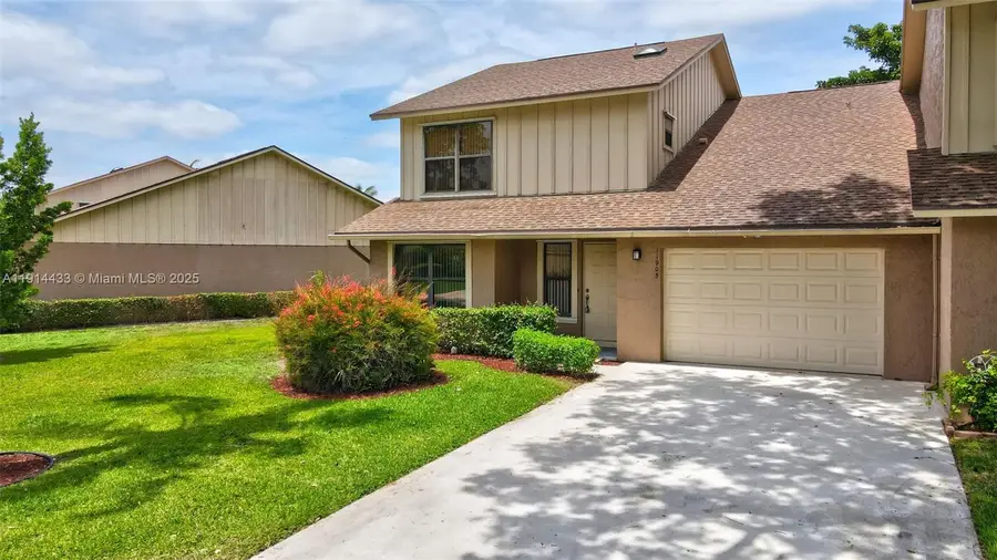 11905 Donlin Dr, Wellington, FL 33414 - Image #2