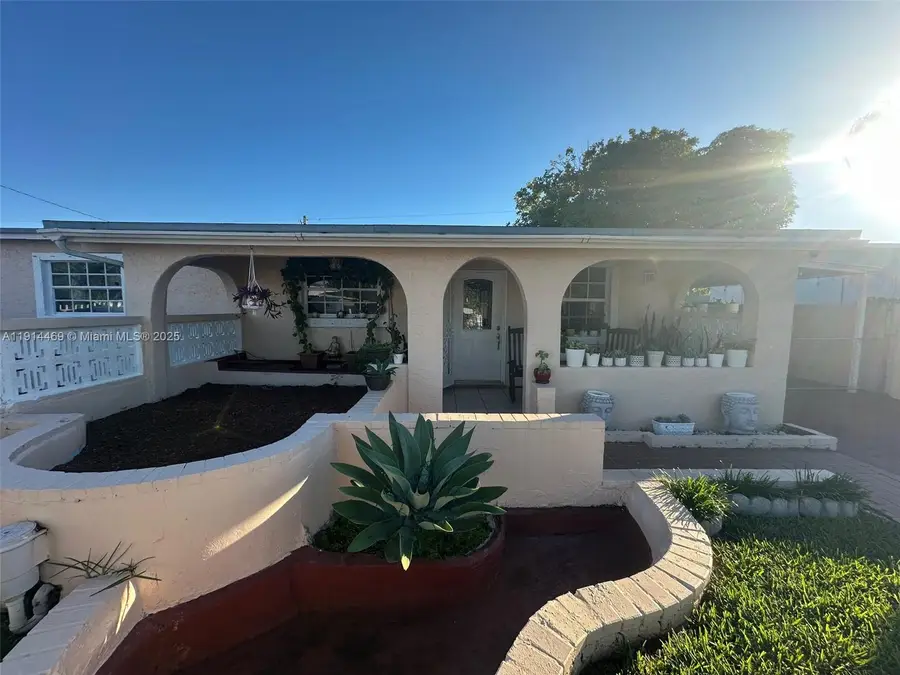 10730 SW 220th St, Miami, FL 33170 - Image #2