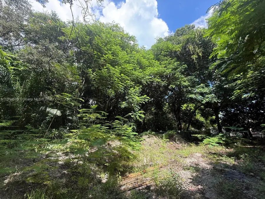 825 NE 149 St, North Miami, FL 33161 - Image #2