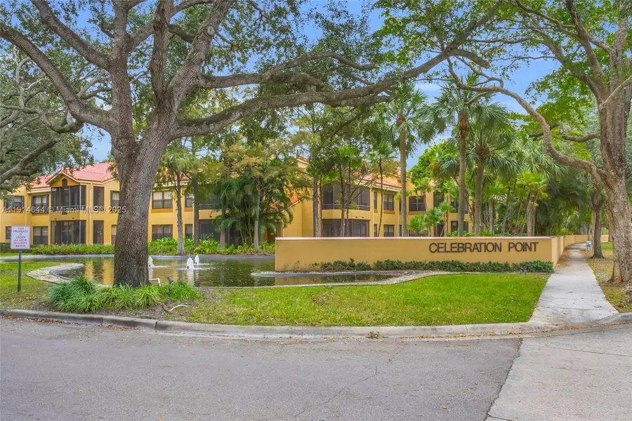 15563 N Miami Lakeway N, Miami Lakes, FL 33014 - Image #2