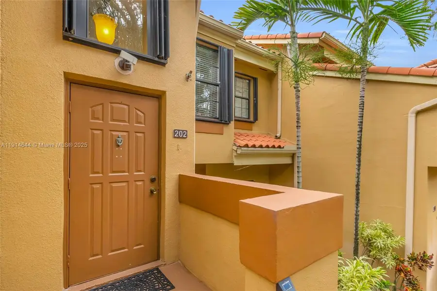 15563 N Miami Lakeway N, Miami Lakes, FL 33014 - Image #3