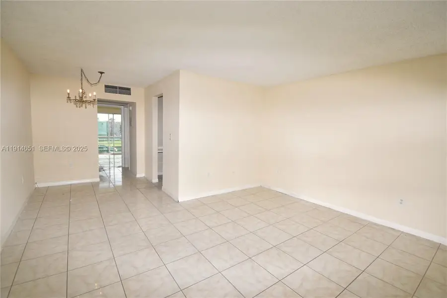130 NE 202nd Ter #S21, Miami Gardens, FL 33179 - Image #3