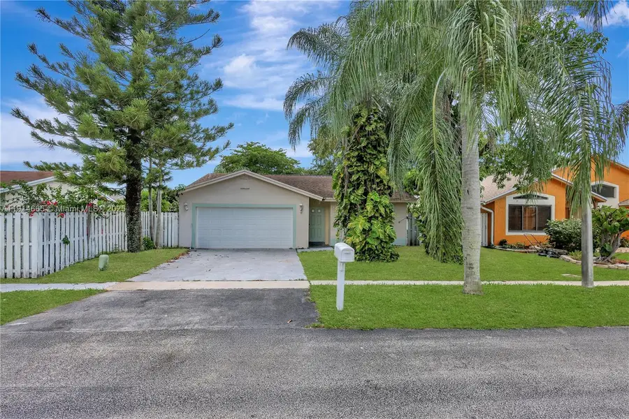 9330 NW 53rd Ct, Sunrise, FL 33351 - Image #2