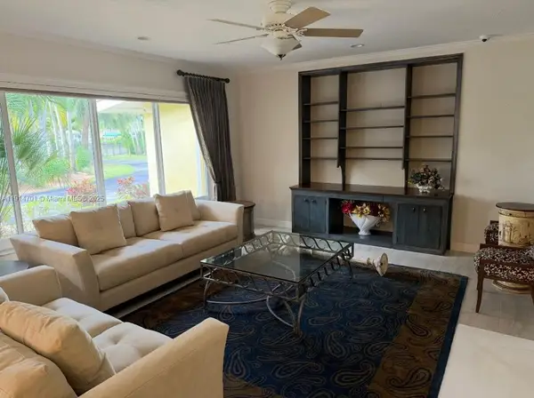 8001 SW 66th Ter, Miami, FL 33143