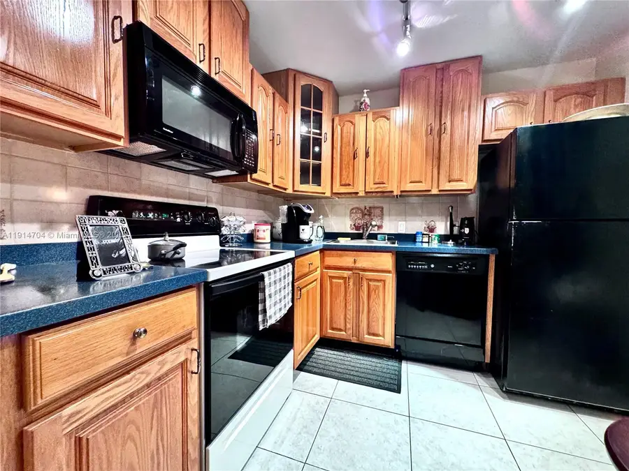 3475 N Country Club Dr #610, Aventura, FL 33180 - Image #3