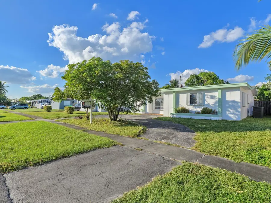 6561 NW 28th St, Sunrise, FL 33313 - Image #2