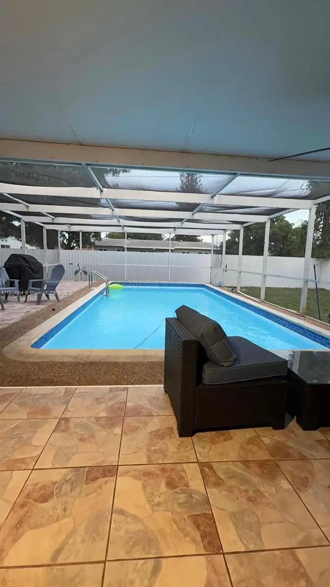 18415 NW 42nd Pl, Miami Gardens, FL 33055 - Image #2