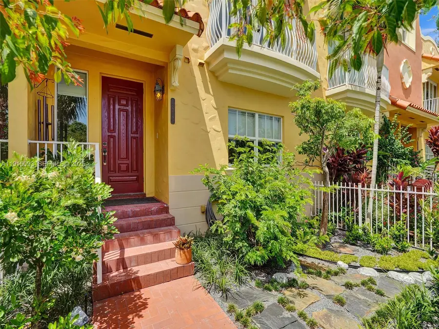 1617 Harrison St, Hollywood, FL 33020 - Image #2