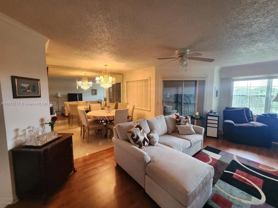 300 SW 130th Ter #412B, Pembroke Pines, FL 33027 - Image #3